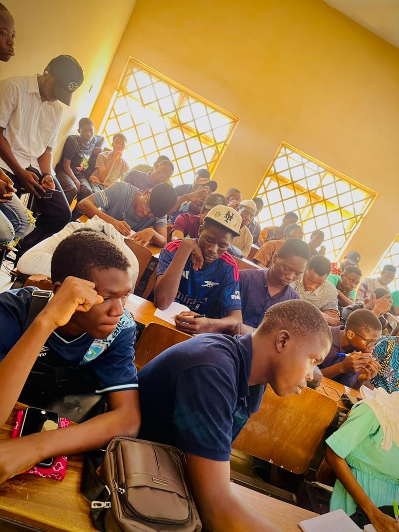 Nammes01's tweet image. Orientation done and dusted.✅️
Thanks to everyone who showed up and made it smooth.  
Welcome once again, freshers!  

#NAMMESUnilorin #Freshers2025 #MMEUnilorin