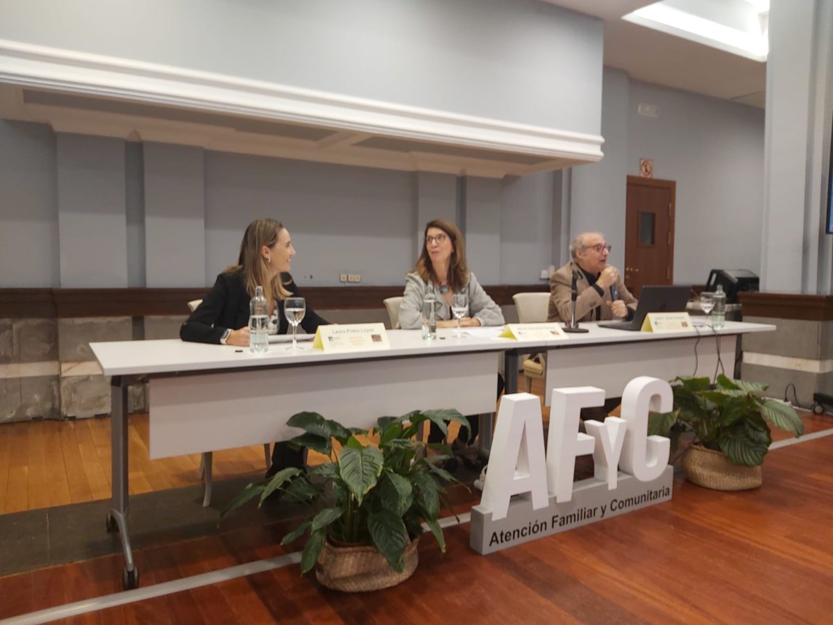 🔹Tutores de distintos centros de salud participan como ponentes en un programa que incluyó talleres prácticos y la presentación de una guía de investigación, que persigue actualizar conocimientos clínicos y mejorar la calidad formativa docente

➡️Más info acortar.link/CMCdWO