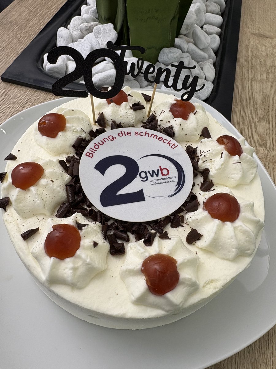 🎉 20 Jahre Gerhard Winklhofer Bildungswerk e.V. – Lernen verbindet! 🎉
 Gegründet von Gerhard Winklhofer unter dem Motto des lebenslangen Lernens, stehen bis heute Qualifizierung, Weiterentwicklung und Zukunftskompetenzen im Mittelpunkt der GWB-Maßnahmen. #iwis