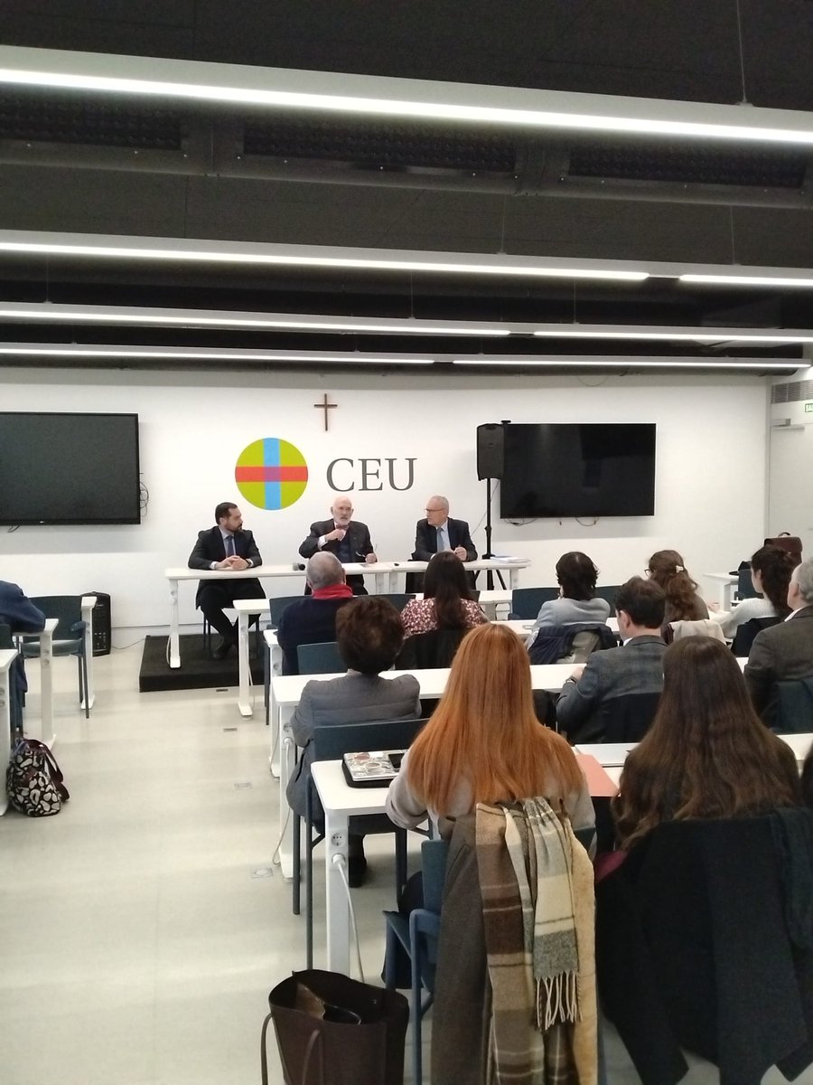 Muy agradecidos a D. Alfredo Alvar Ezquerra, Académico de Número de la Real Academia de la Historia, por su magnífica conferencia hoy en <a href="/USPCEU/">Universidad CEU San Pablo</a> sobre La educación y los libros de Isabel la Católica
