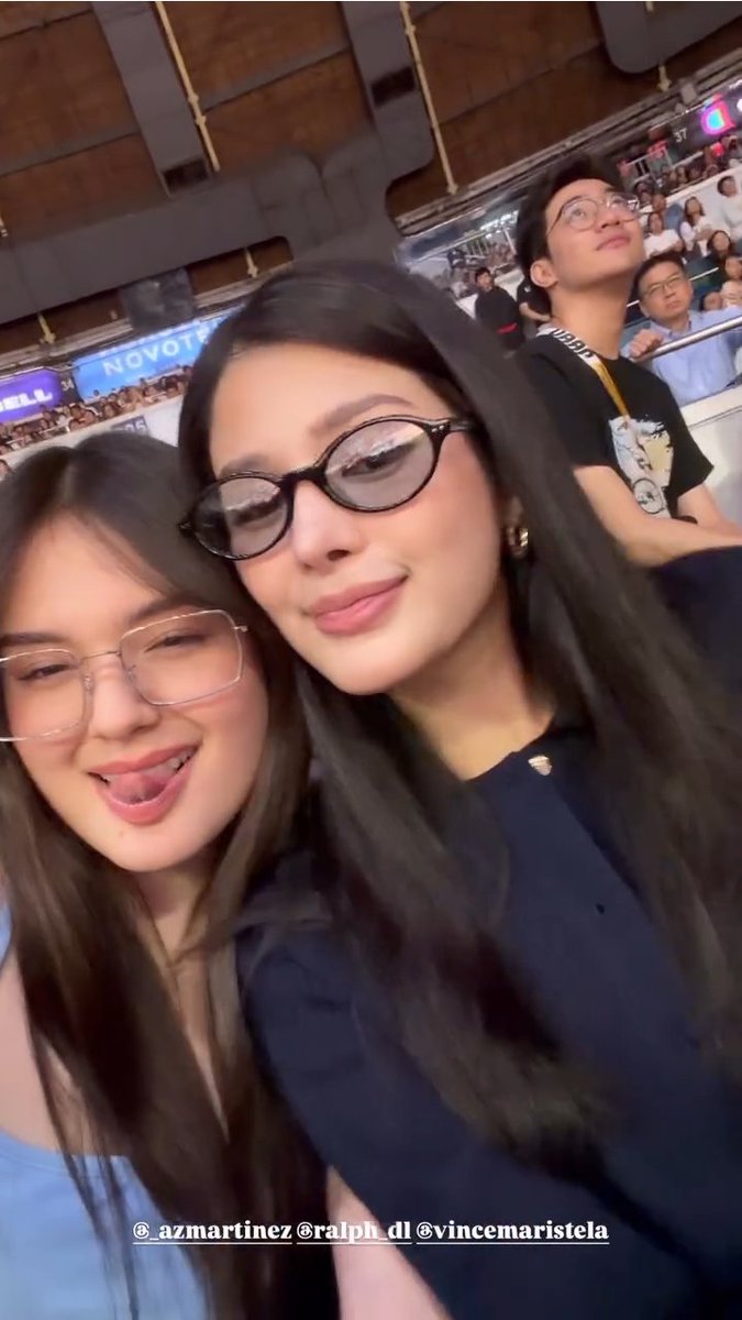 marady106's tweet photo. Love these two besties KIZ 👩‍❤️‍💋‍👩

#KiraBalinger #AzMartine https://t.co/UERiyc5a1X