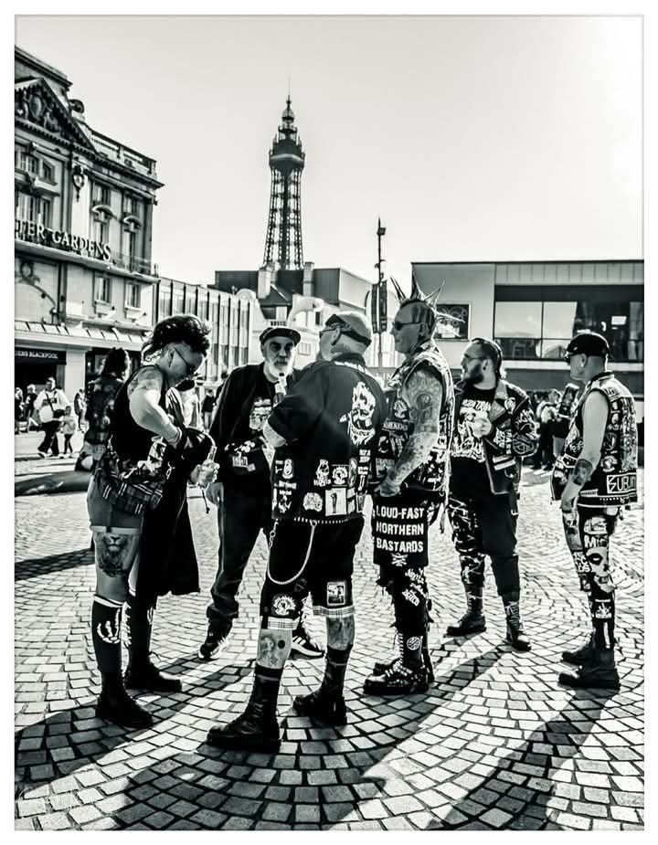 billynews3's tweet image. PUNK´S NOT DEAD
#punk #punkrock #punksnotdead #punkrocker
#punks #punkstyle #punkrockers
#oldschoolpunk #staypunk #punklife
#punkforever #punkmusic #punkbands
#punknotdead #punkisnotdead #streetpunk
#punker #upthepunx #UpThePunk