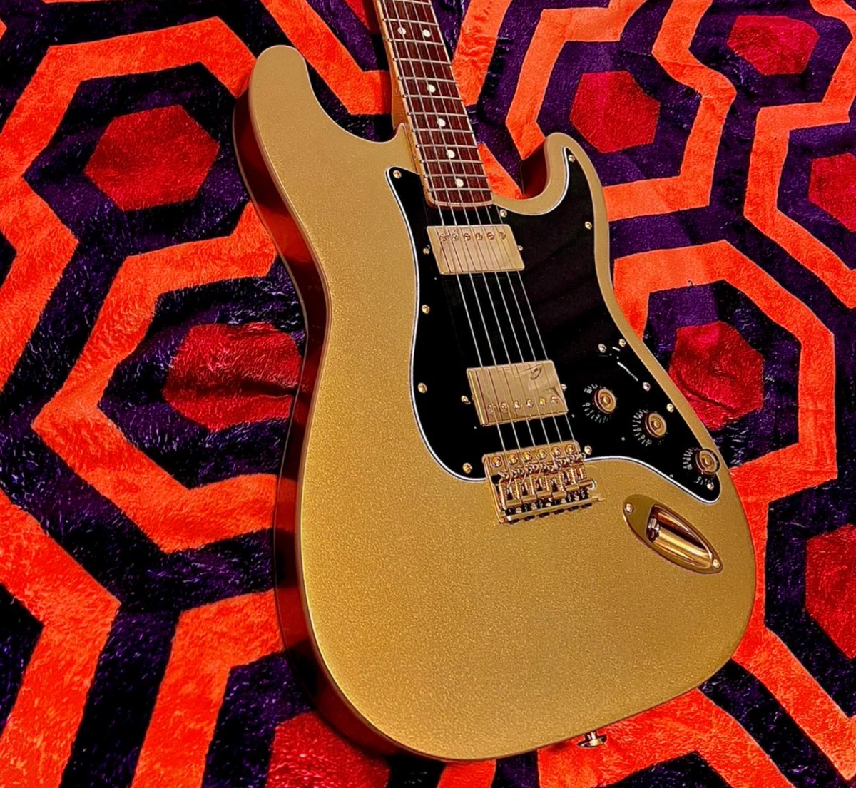 namracka's tweet image. reddit.com/r/Stratocaster…
partcaster

 #Fender #Stratocaster