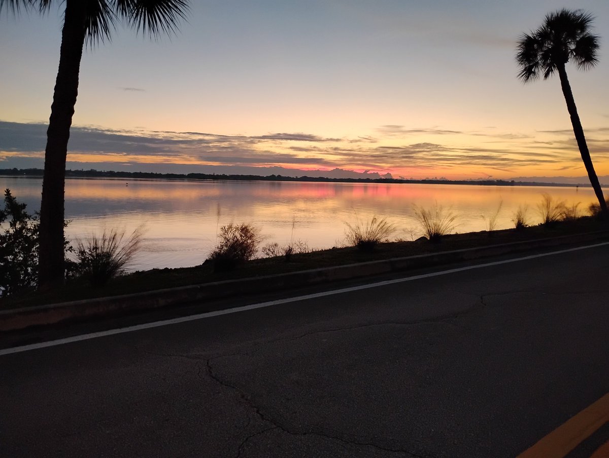 RIPDEV_Dev's tweet image. Rise and shine, minions As the sun claws its way over the horizon like a demon emerging from the abyss, let&apos;s embrace this hellishly beautiful dawn and charge into the day with wicked bullish energy. Who&apos;s ready to conquer the market &amp;amp; make the world our playground? #RIPDEV #XRP