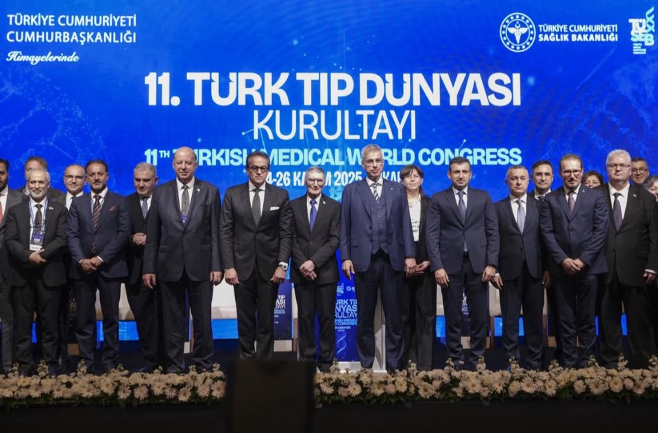 Mus_ism's tweet image. Sağlıklı Türkiye Yüzyılı’nda Üreten Sağlık Modeli ile Yepyeni Ufuklara

#TÜSEBÖdülleri #ÜretenSağlık