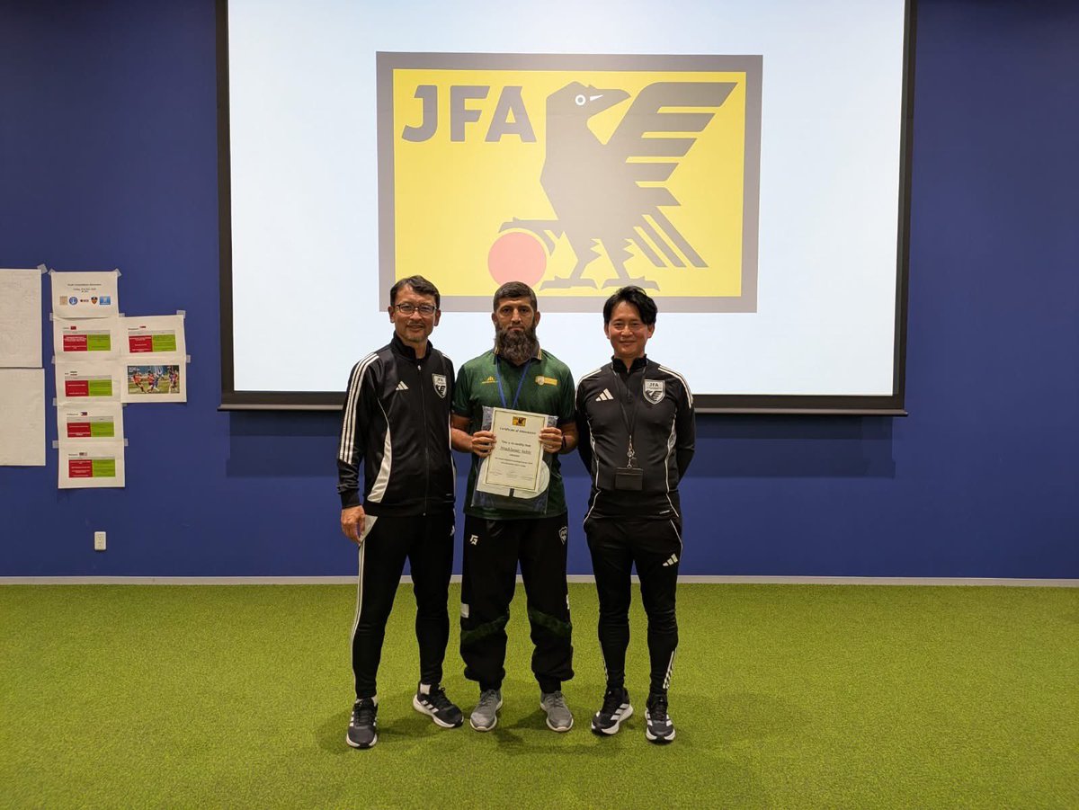 izeeshaan3's tweet image. A few months back, the Pakistan Football Federation (PFF) signed an agreement with the Japan Football Association (JFA) under which two Pakistani coaches will take part in Japan’s Youth Development initiative. Under this initiative, PFF proposed three names, and JFA selected one.…