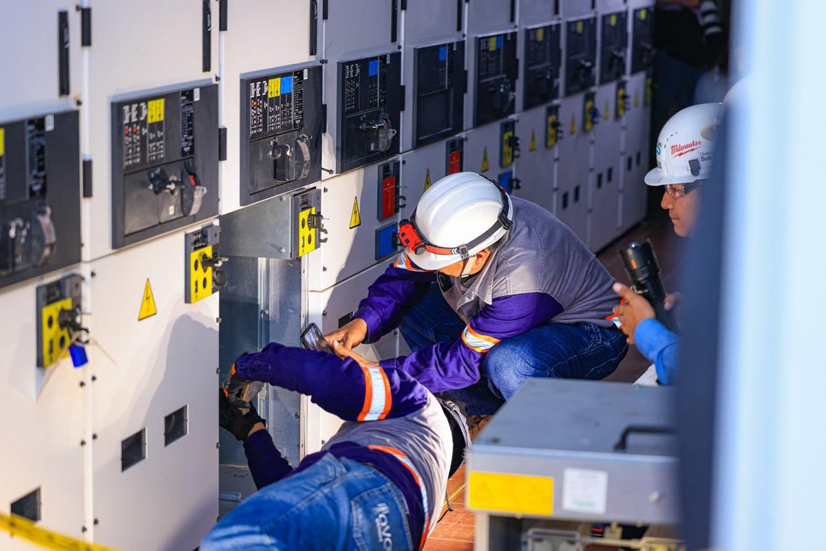 ANDASV's tweet image. Trabajos finalizados en el Sistema Torogoz ✅

Esta madrugada realizamos la instalación de un nuevo transformador en la Estación de Bombeo 3, mantenimiento eléctrico preventivo en las Estaciones de Bombeo 1 y 2, junto con obras hidráulicas estratégicas para optimizar el…