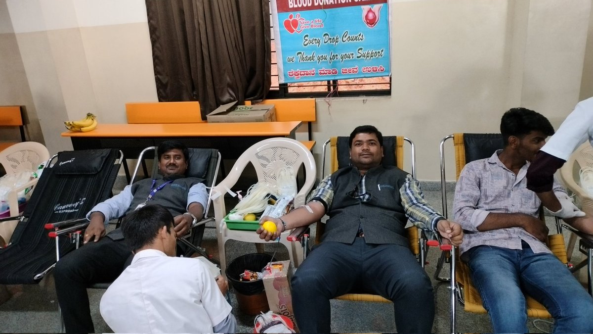 abhilashdsa's tweet photo. Blood donation camp at SVCE Bengaluru. #SVCE https://t.co/EJhF7kQfDM