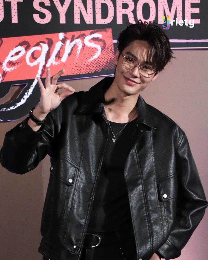 “ดิว จิรวรรตน์” #dew_jsu ในงาน “Burnout Syndrome ภาวะรักคนหมดไฟ : Burnout Syndrome Begins” ❤️‍🔥

#BurnoutSyndromeSeriesEP1
#BurnoutSyndromeSeries
#dew_jsu #Yriety