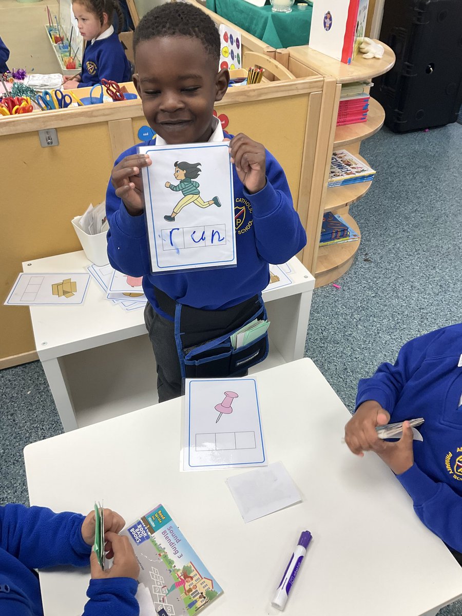 AbbeyPrimary's tweet image. The children have been loving the new phonics area today and have been teaching each other sounds and green words. #rec #phonics