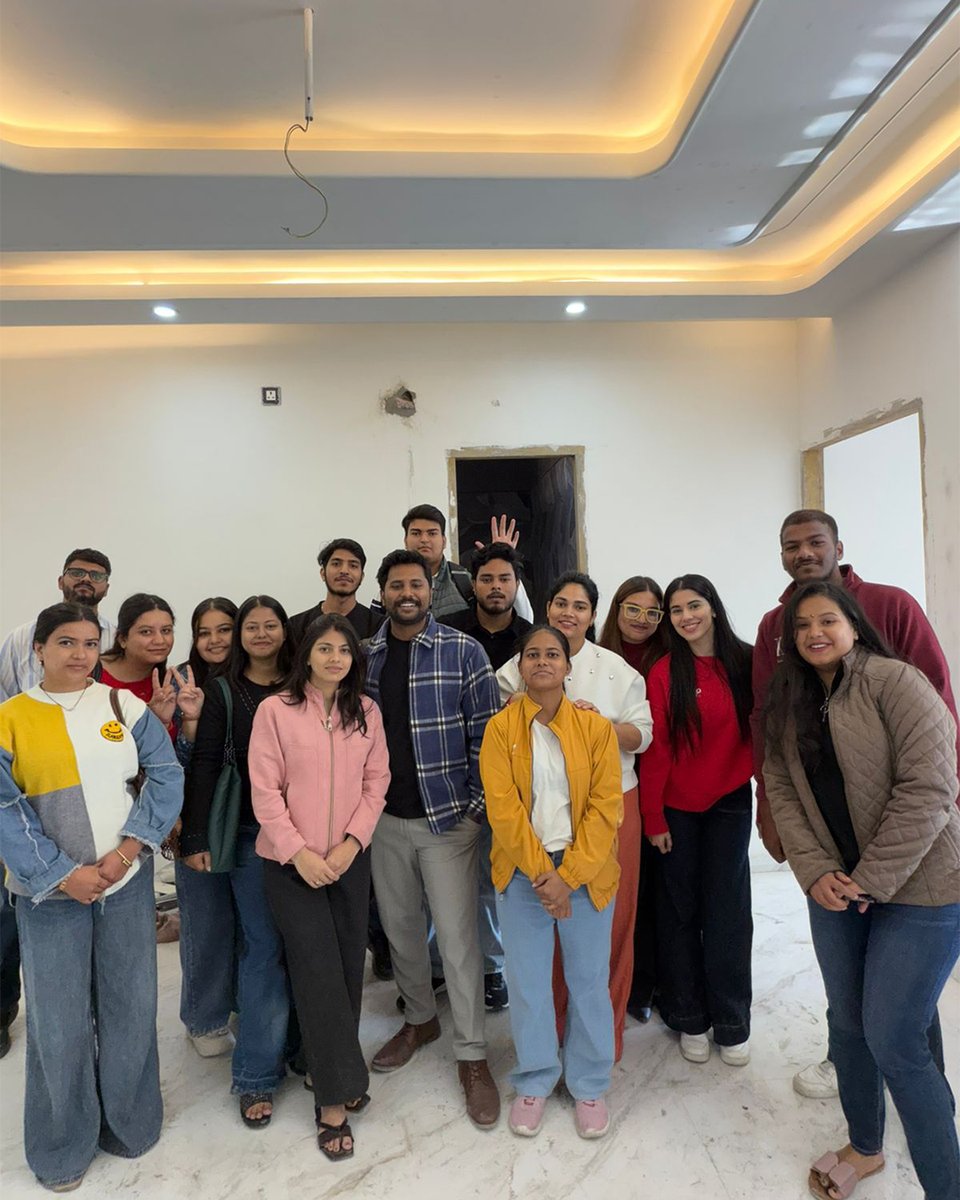IVSSchoolIndia's tweet image. From classroom to construction site! IVS students experienced real-time execution at a residential site in Dehradun. 🏠✨

#LiveSiteVisit #InteriorDesignLife #IVSStudents #LearningByDoing #DehradunDesign