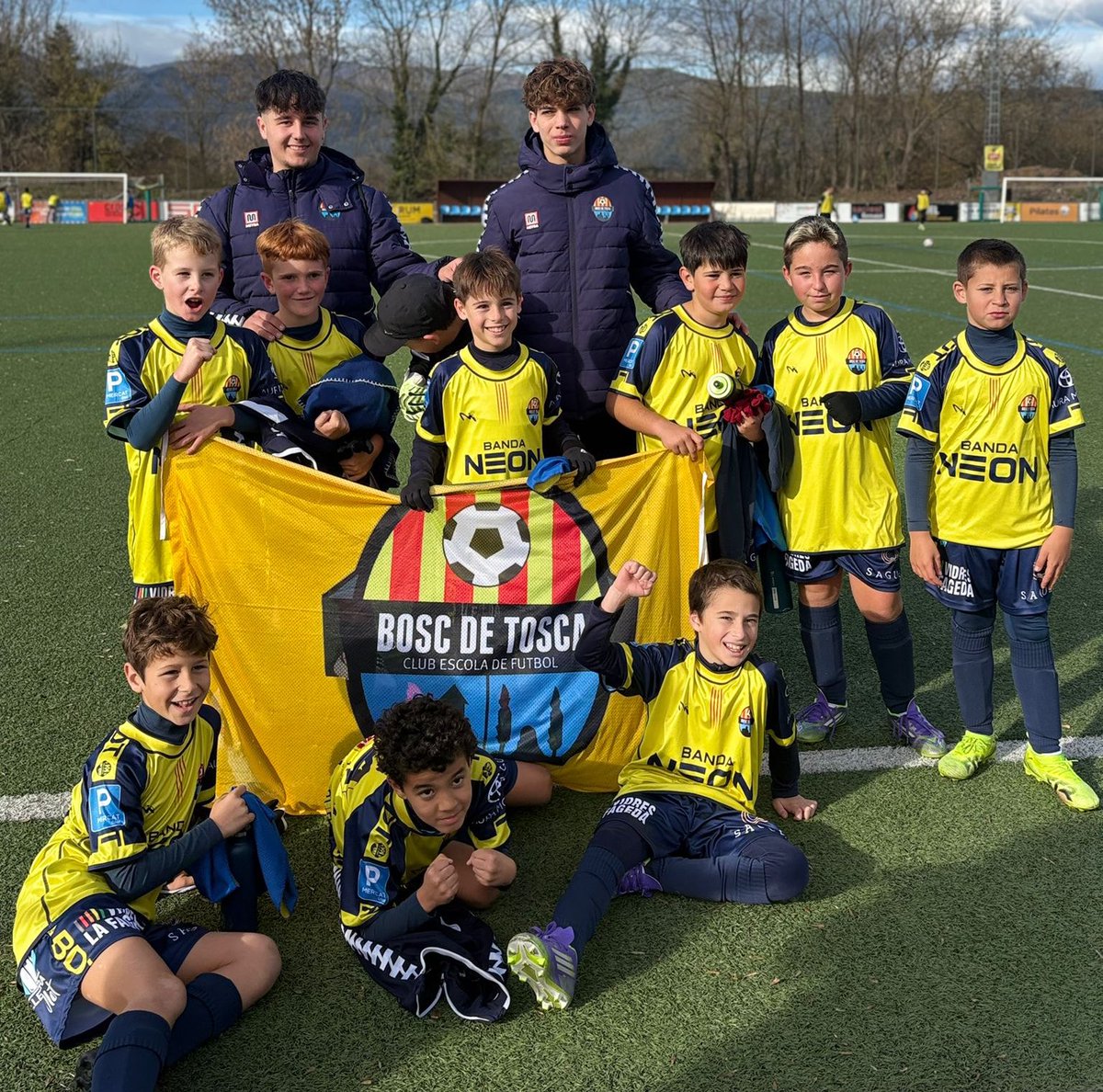 🫡 PUR CREIXEMENT

📝 L'Aleví S11 "B" va superar a la Penya Bons Aires en la darrera jornada i es consolida al 2n lloc de la lliga

📌 Segueixen invictes després de 7 jornades

#TractoretGroc #BDT1978