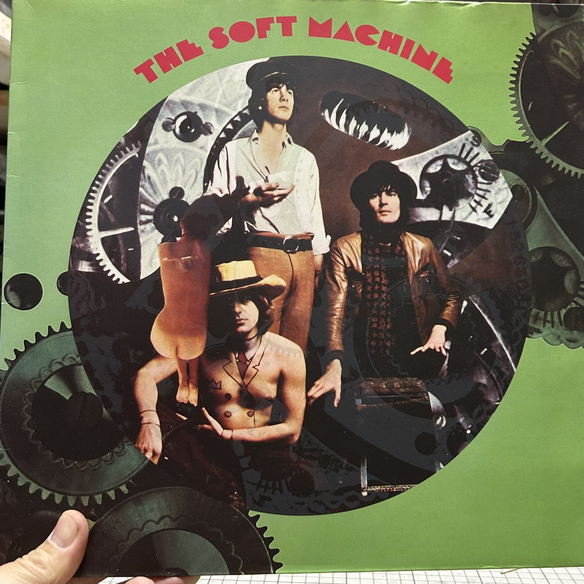 tnmodele's tweet photo. 1968年の1stアルバム『The Soft Machine』が聴きたくなり針を落とす。
旧邦題『アート・ロックの彗星』だそうです。西ドイツ盤
#theSoftMachine https://t.co/hETxGpwTKq