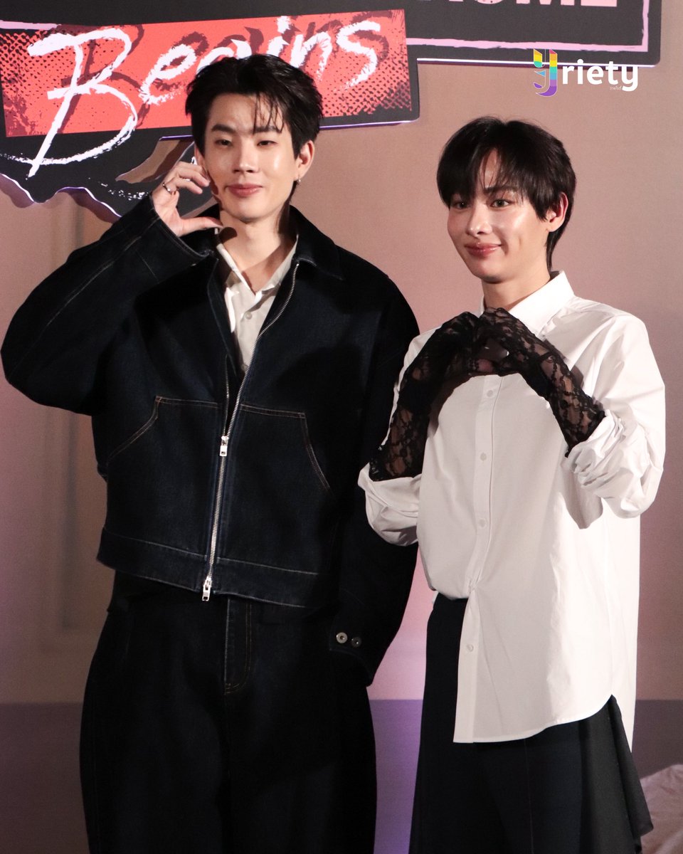 “ออฟ - กัน” #OffGun ในงาน “Burnout Syndrome ภาวะรักคนหมดไฟ : Burnout Syndrome Begins” ❤️‍🔥

#BurnoutSyndromeSeriesEP1
#BurnoutSyndromeSeries
#ออฟจุมพล #OffJumpol
#กันอรรถพันธ์ #GunAtthaphan
#ออฟกัน #OffGun
#Yriety