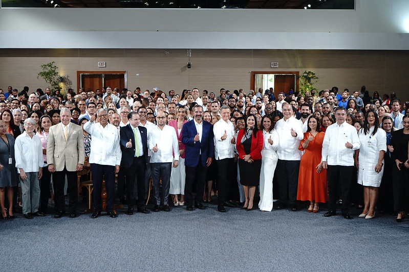 marcelasgrd's tweet photo. Historia escrita por la familia de #MIREX. 🌟

🎖️ La Medalla de Oro del Premio Nacional a la Calidad del Sector Público es un honor que nos engrandece y celebramos con orgullo.

Es un placer ser parte de este camino junto a tantos colegas valiosos.

Hay logros que se sienten. 🤍 https://t.co/rJ90LRzIAk