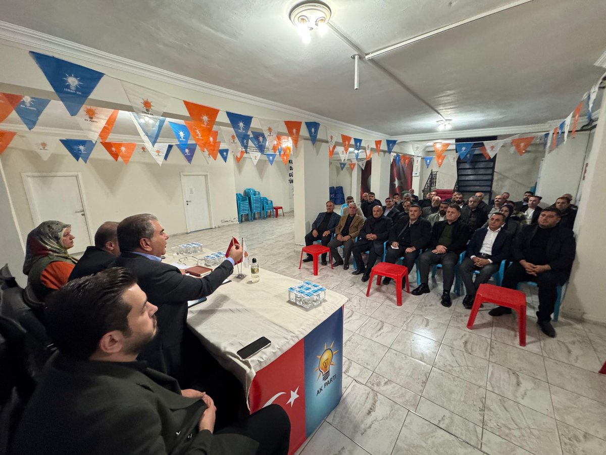 BismilAkgenclik's tweet photo. Mahalle Başkanlarımızla Toplantı

İlçe Başkanımız Sayın Muzaffer Cengiz Özaydın,
İl Başkan Yardımcımız Sayın Fahri Polat,
Kadın Kolları Başkanımız Sayın Havva Akyıldız ve
Gençlik Kolları Başkanımız Sayın Ozan Pınar
ile birlikte mahalle başkanlarımızla bir araya gelerek değerlendirme toplantımızı gerçekleştirdik.

Mahallelerimizde yürütülen çalışmalar ve yapılacak faaliyetler üzerine verimli istişarelerde bulunduk.

@avyusufibis 
@osmannazlier 
@recepfurkanksp 
@omer_iler 
@GalipEnsarioglu 
@Kepoluasuna 
@mehmetsaityaz 
@fahripolat571 
@ozanpinar21