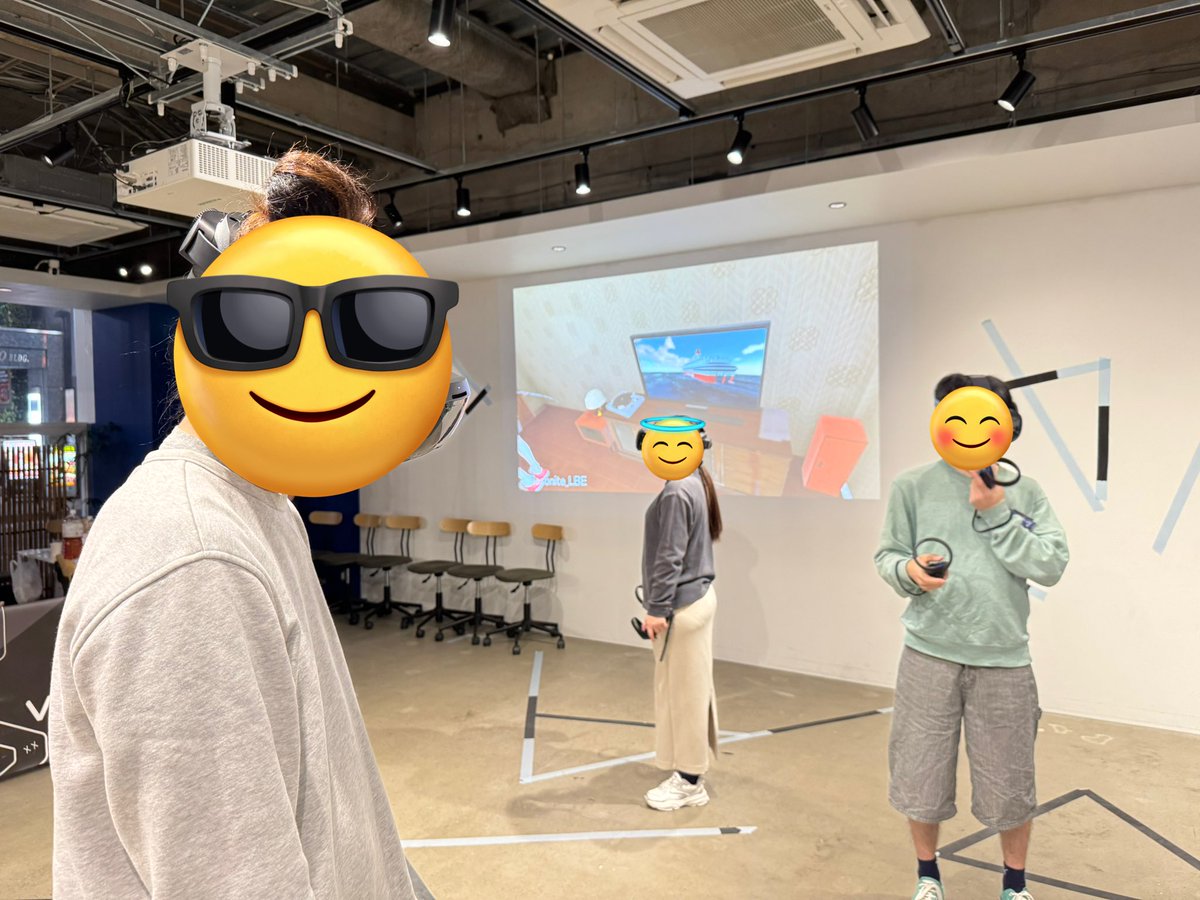 #Resonite_LBE 体験してきました！！
ミニゲームみたいのが、ジャンル別に沢山あって、皆でマリパしてる気分w✨１つ１つのゲームは小さいけど、数個選んでもらってプレイすれば、30分ぐらいのコンテンツには出来そう。
オレンジさんともお会いしたけど、キョドリ過ぎて申し訳ない〜😭ﾊﾅｾﾅｶｯﾀ…