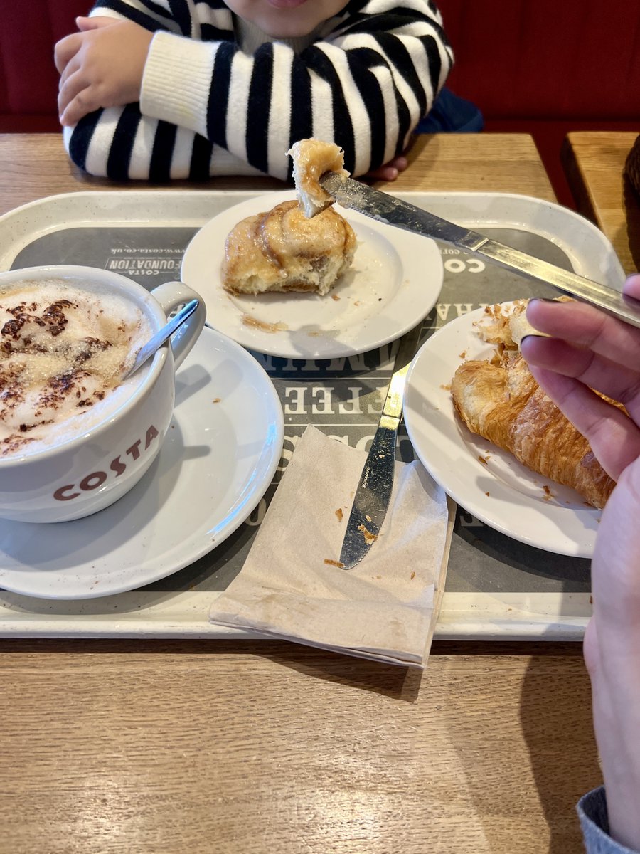 AdeelaCSV's tweet image. Just us, doing life softly