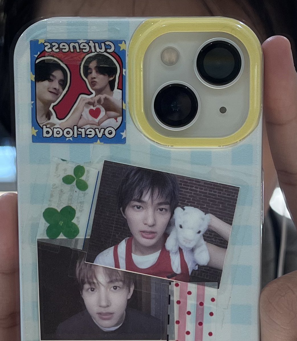 intoaigame's tweet image. แปปพี่ขุนมองกล้องจั๋นบ่อยอยู่ข้างกล้องฉันแปะสตกปองชูด้วยนี่หว่า สส แสดงว่าพี่ขุนก้เหนดิวะยิ่งสายตายาวอยู่ 😭😭😭😭😭