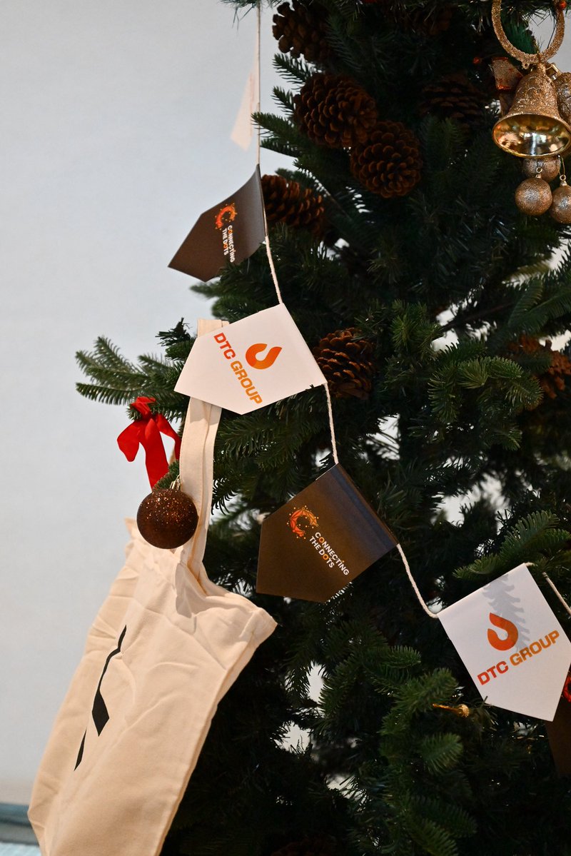 MR_B_DTC's tweet image. Our flagship event, Thailand Blockchain Night’25 was the perfect way to finalize our web3 events tour for 2025.

People ask why we host so many events across the world, and fact is these events aren’t profitable. 

Simple….it’s always been about Connecting The Dots.

Community &amp;gt;…