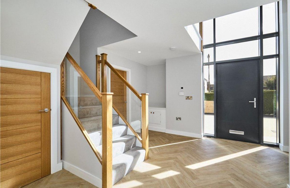 langley_ltd's tweet image. 🏡✨ Finally got to see the complete new-build, detached property for Kestrel Homes Ltd, now on the market!

Fantastic property ready for a family to move straight into! 👨‍👩‍👧‍👦🔑

🏗️📐Civil and Structural Services provided by J B Langley.

@RoneDesign 

#StructuralEngineering…