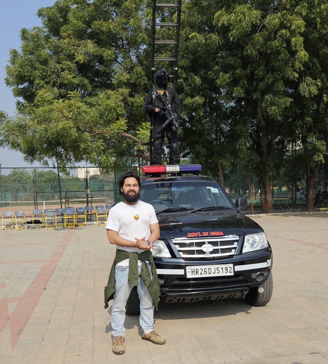 tirthaforyou's tweet image. The brave men of the NSG Commandos demonstrated their skills and weapons as a part of their military workout. They were kind enough to click this for me. 😊

Jay ho, Indian Army! 🇮🇳