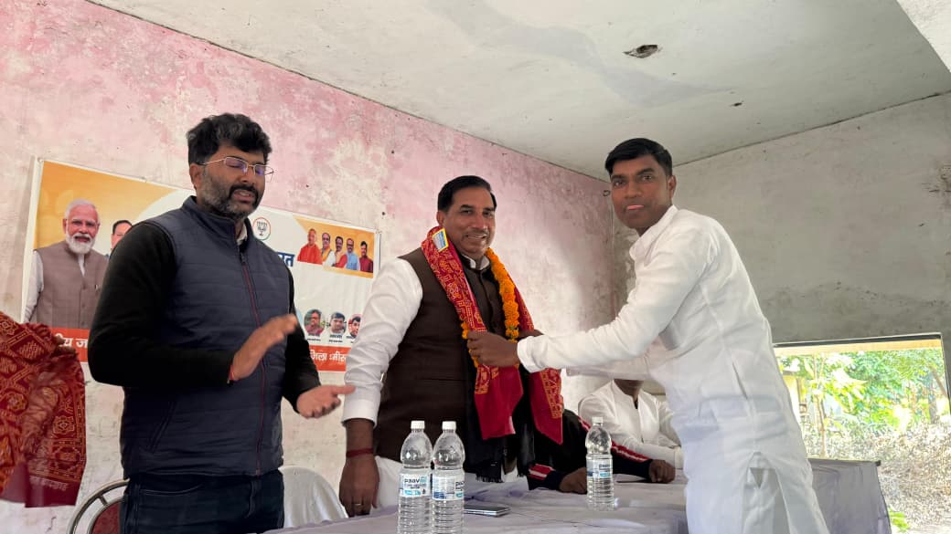 rssinghpatelbjp's tweet image. आत्मनिर्भर भारत संकल्प अभियान – हर घर स्वदेशी, घर-घर स्वदेशी

अपने विधानसभा क्षेत्र मड़िहान के आदर्श इंटर कॉलेज, सुगापांख में आत्मनिर्भर भारत संकल्प अभियान के अंतर्गत आयोजित मंडल युवा सम्मेलन का शुभारंभ कर उपस्थित जनमानस के समक्ष अपने विचार साझा किए।