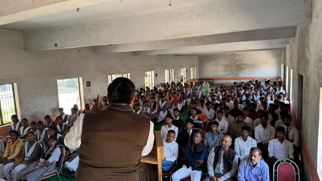 rssinghpatelbjp's tweet image. आत्मनिर्भर भारत संकल्प अभियान – हर घर स्वदेशी, घर-घर स्वदेशी

अपने विधानसभा क्षेत्र मड़िहान के आदर्श इंटर कॉलेज, सुगापांख में आत्मनिर्भर भारत संकल्प अभियान के अंतर्गत आयोजित मंडल युवा सम्मेलन का शुभारंभ कर उपस्थित जनमानस के समक्ष अपने विचार साझा किए।