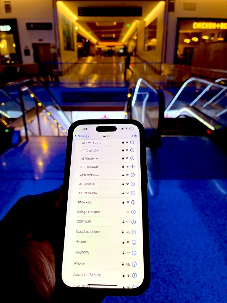 MaknBank1's tweet image. We’re finishing the 4th quarter strong @helium is now live at LAX, The ticker is HNT delivering real world utility. The people’s network, built by deployers- all about community.