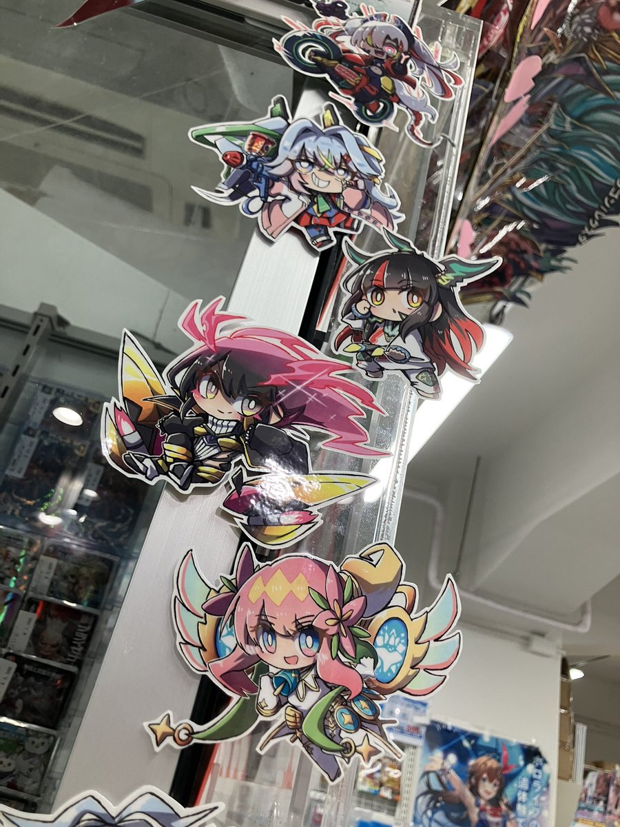 いつの間にか店で個展開いてる人になってる