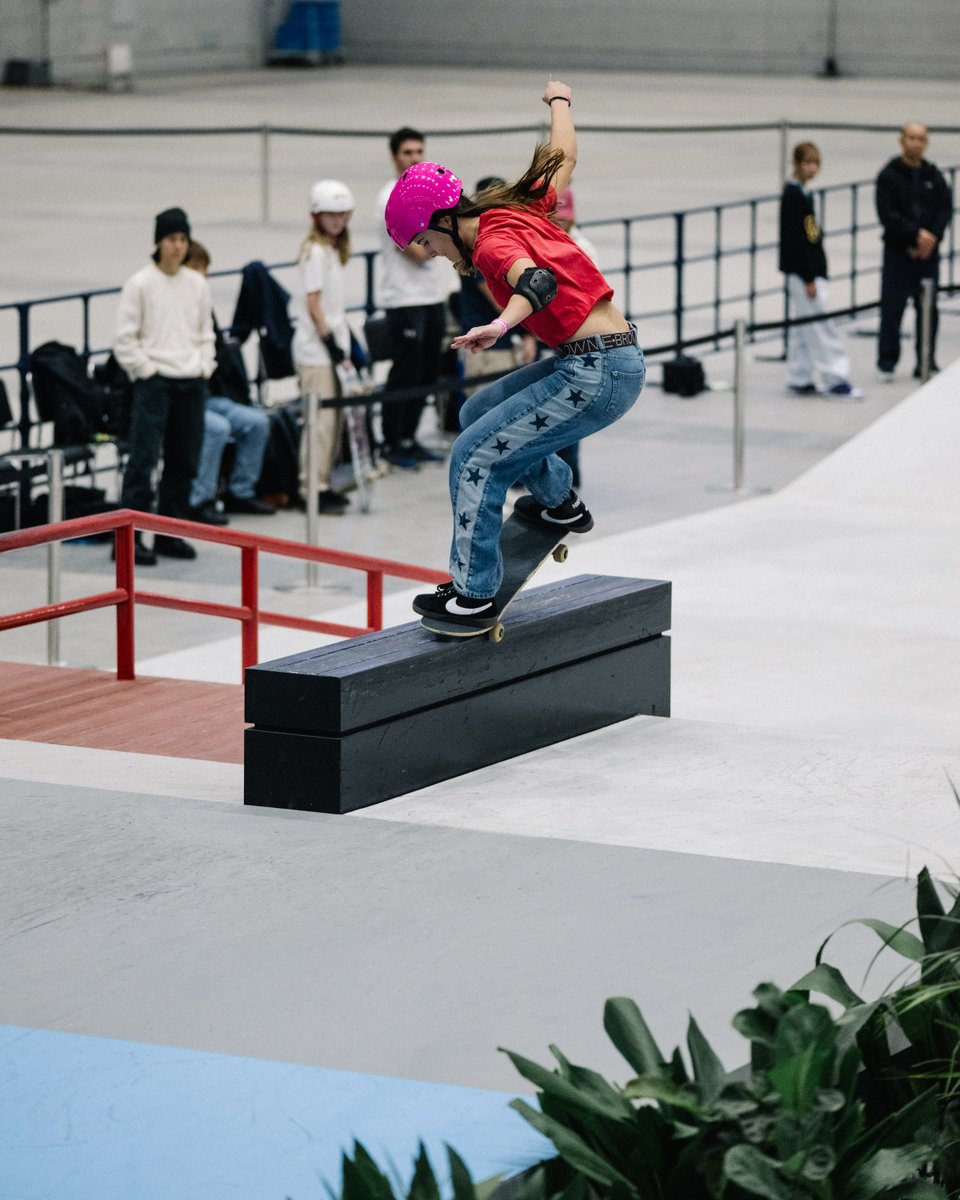 FedPatinaje's tweet image. 🔥 ¡Tres skaters del #TeamESP avanzan a cuartos en Japón! 🇯🇵🛹

Gran actuación hoy en las qualis, donde Daniela Terol (7ª – 42,16), Natalia Muñoz (9ª – 41,58) y Valentina Krauel (17ª – 35,74) se meten en la siguiente ronda de la World Cup de Kitakyushu💪✨

#Skateboarding