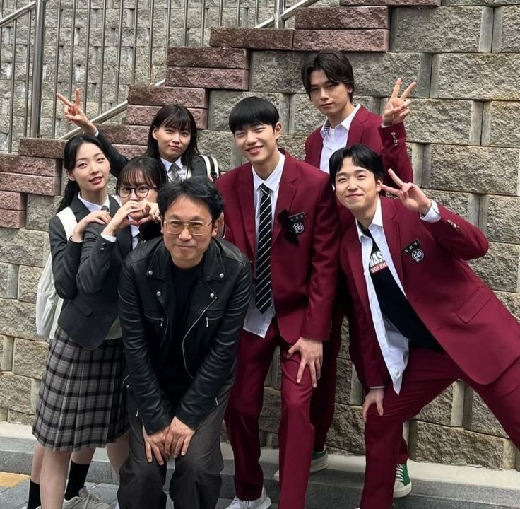 kdrama_menfess's tweet photo. •kdm• 🔥 Spirit Fingers 🔥

Terima kasih banyak buat seluruh cast dan crew atas kerjakerasnya. Makasih juga pdnim uda buat adaptasi webtoon yang beneran mirip banget sama webtoonnya tanpa harus diubah-ubah. Bakalan kangen banget sama squad ini 🥺. Uda tamat guys 😭. https://t.co/NFlKLxNyCC