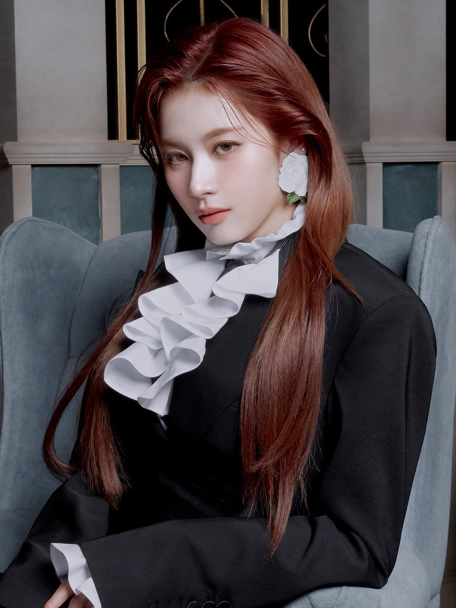 godmitzu's tweet image. VAMPIRE SANA