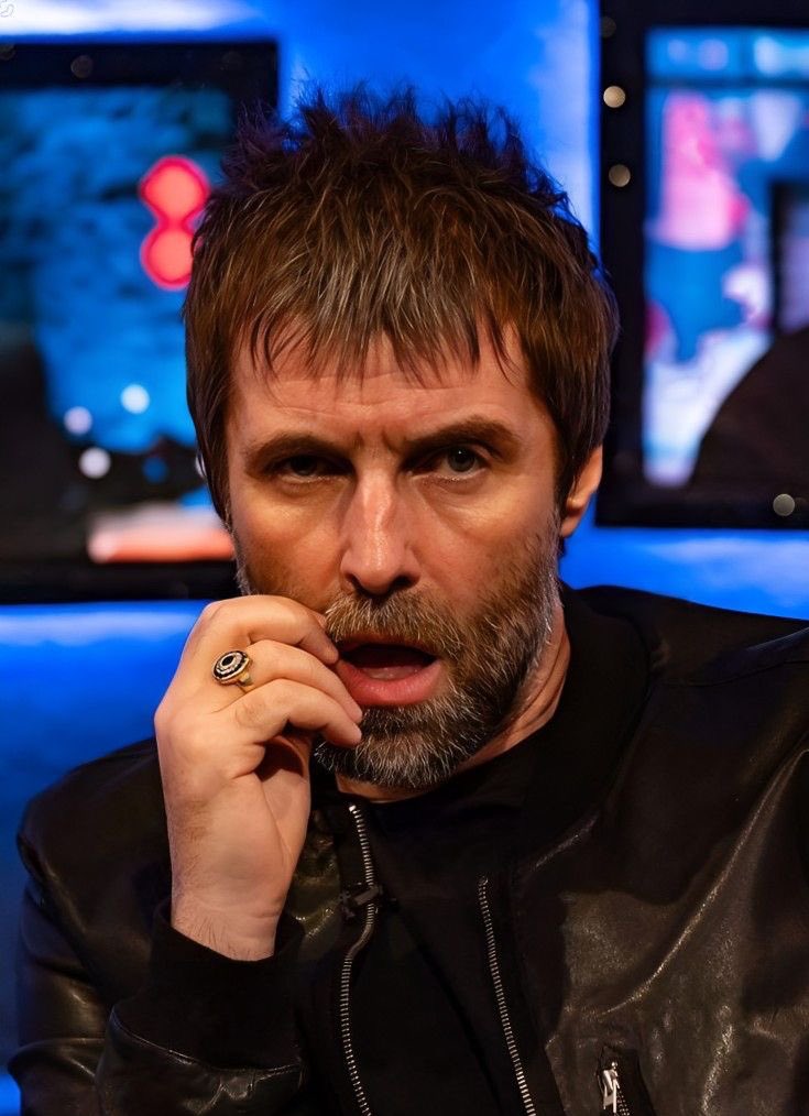 alivedemo's tweet image. among his best looks. liam and leather just go well together