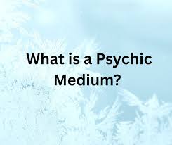 Psychics vs. Mediums: What’s the Actual Difference? blog.psychics.com/psychics-vs-me…