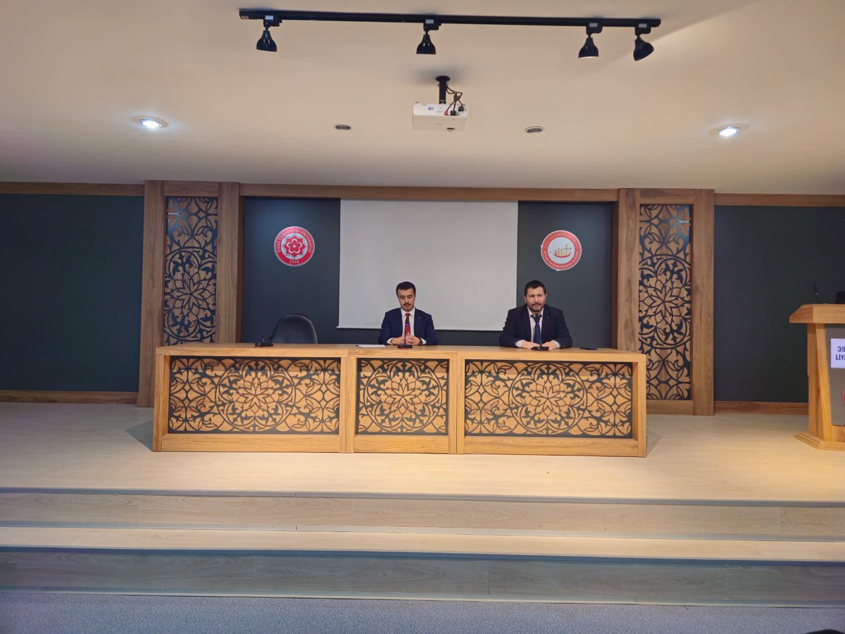 cumunivkurumsal's tweet photo. 📌Sivas Cumhuriyet Üniversitesi’nde “39. Liyakat Günleri” Söyleşisi Gerçekleştirildi
https://t.co/E8OZAPvbKP
#sivascumhuriyetüniversitesi
#iibf
#mülkiidare
#söyleşi https://t.co/cfJGaANmya
