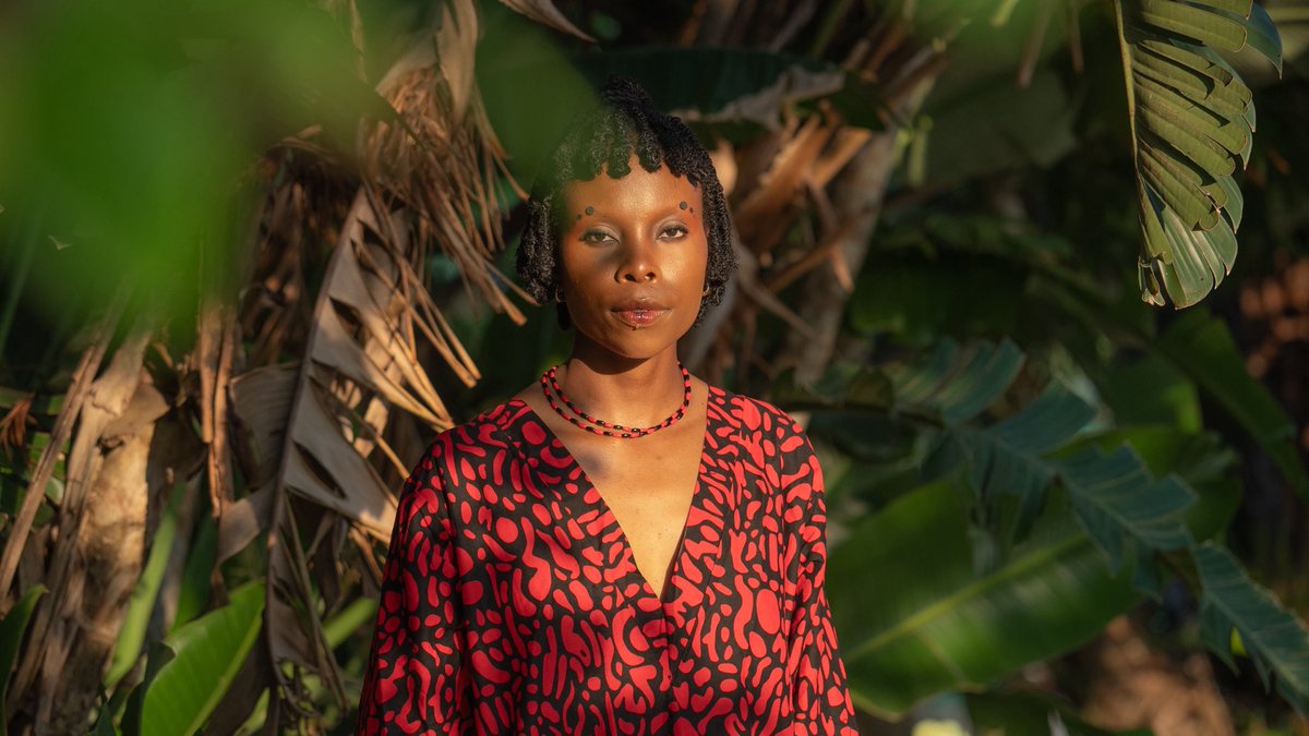 Yesterday being my birthday, I decided to share my present with you.
Click here for the AYAYE visualizer 👇🏾

youtu.be/5nuh2IOxByY

Happy birthday week to me.