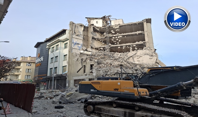 Yakutiye’de yıkım tepki çekti... Esnaf toza boğuldu! gazetepusula.net/yakutiye-de-yi… #Erzurum #haber #Yakutiye #yıkım