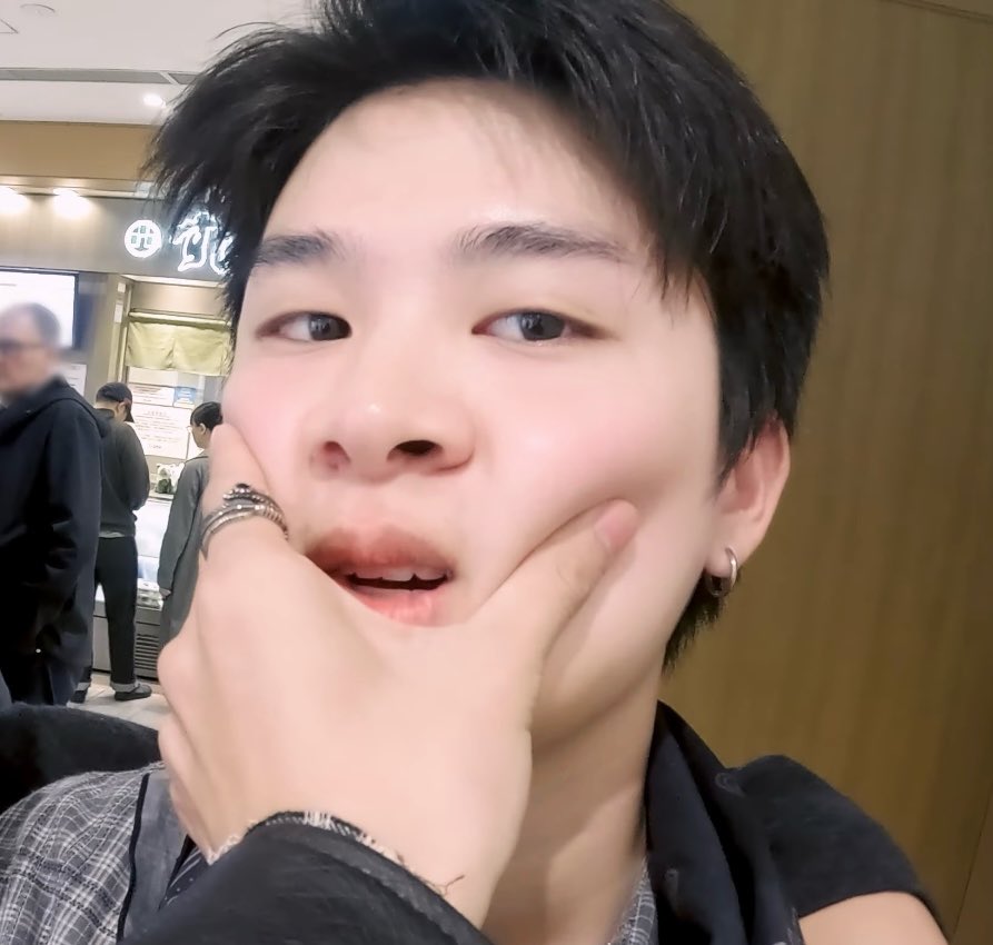 owo 🦕 tweet media