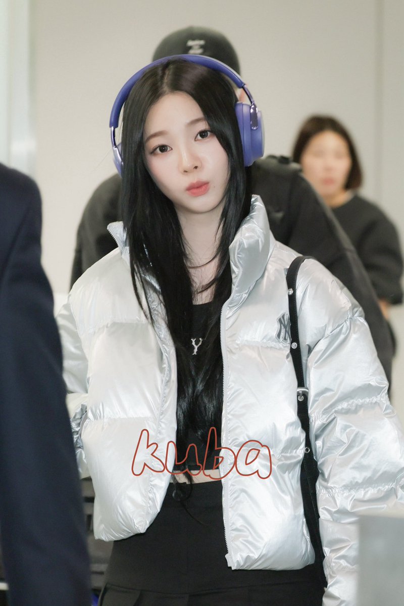 karina_airport's tweet image. 251107 🎧 #카리나 #KARINA