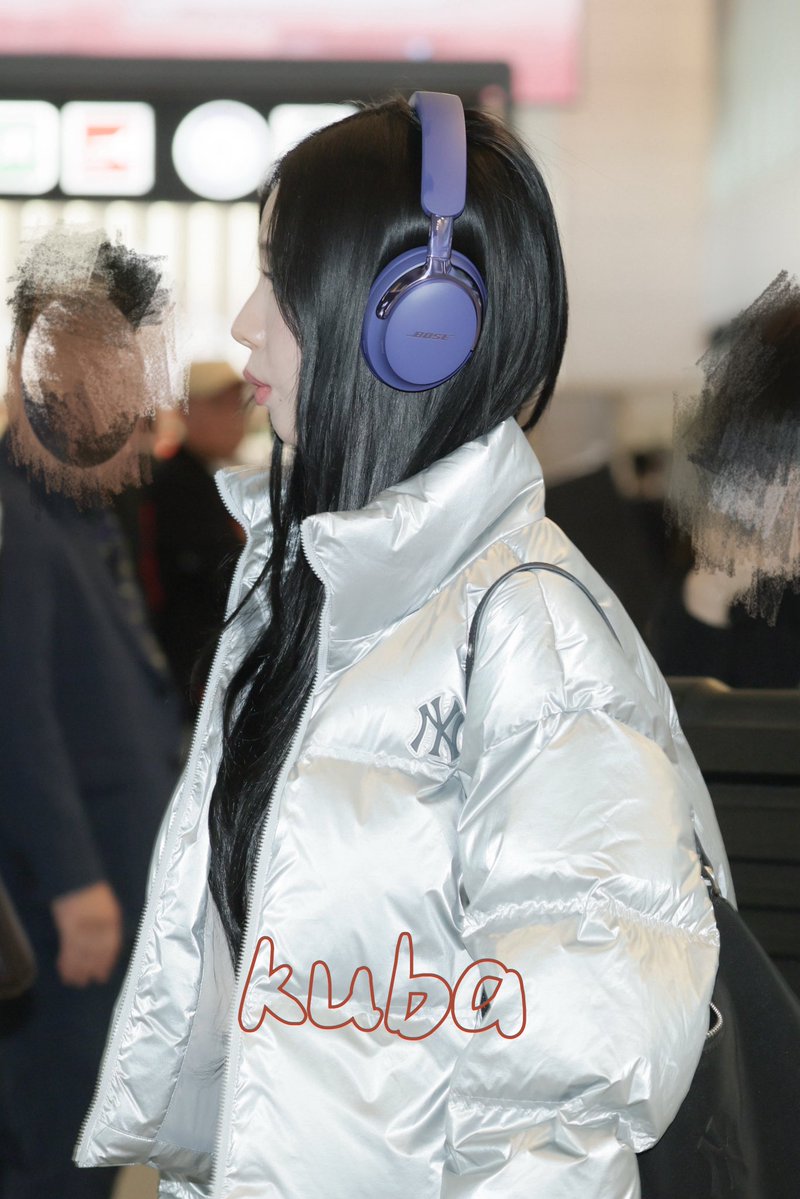 karina_airport's tweet image. 251107 🎧 #카리나 #KARINA