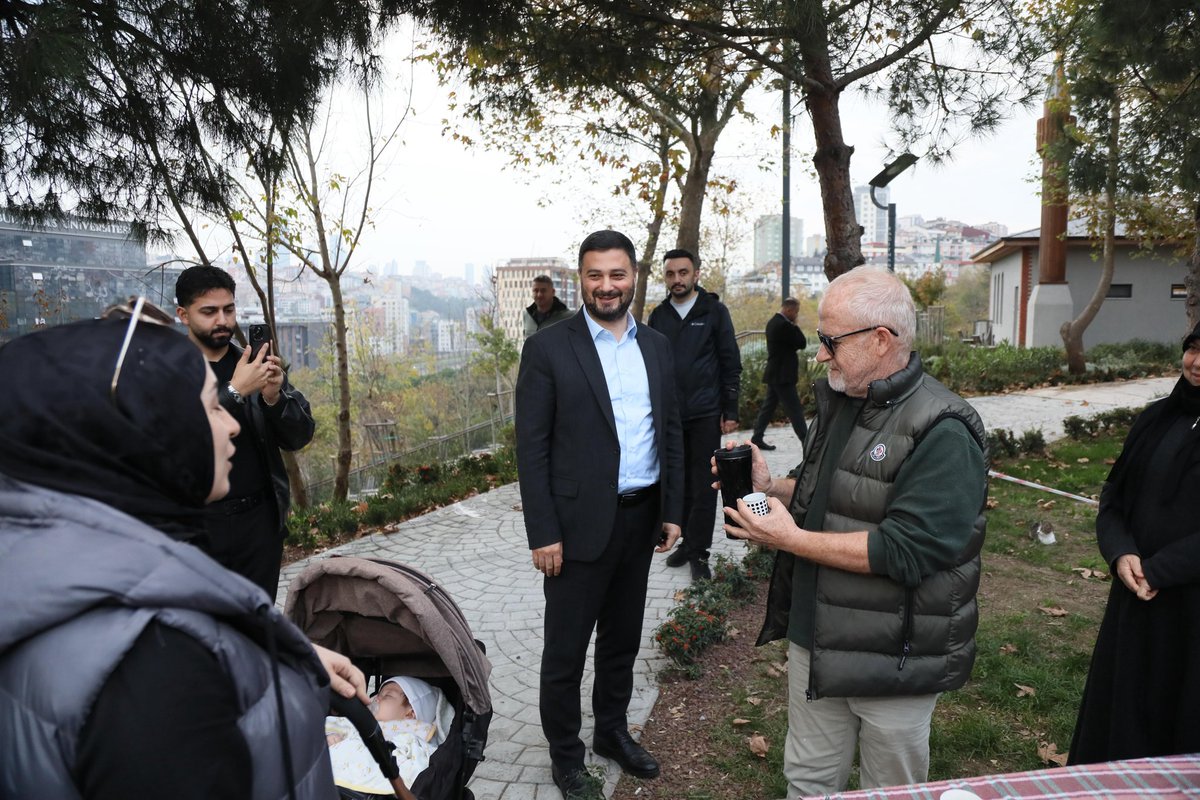 Değerli komşularımız ve gülüşüyle içimizi ısıtan çocuklarımız ile her daim bir aradayız.❤️

Yeşiller içinde, sosyal buluşma alanımız📍Hamidiye Millet Bahçemize tüm komşularımızı bekleriz.

Kıymetli Belediye Başkanımız <a href="/MevlutOztekin/">Mevlüt Öztekin</a>😍