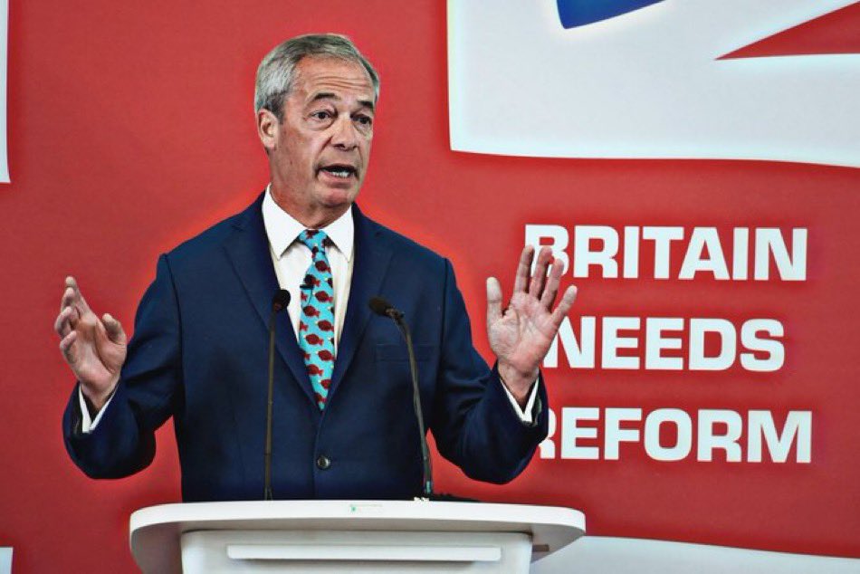 Curiosity521's tweet image. Nigel farage says Reform UK will pay legal fees to farmers arrested in central London