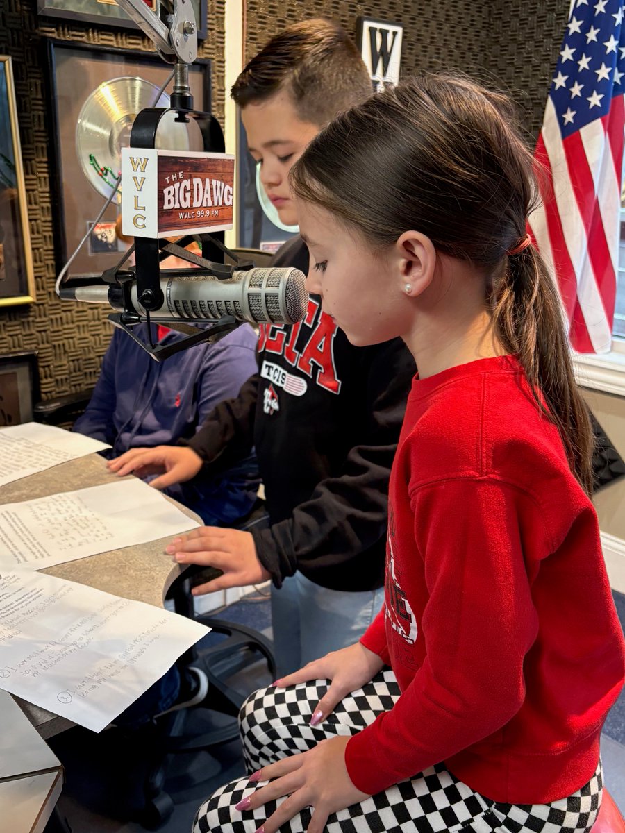 TC_Schools_KY's tweet image. Taylor County Intermediate School students Kane Smith, Josiah Hooker, and Addie McPherson visited 99.9 The Big Dawg to share what they are thankful for at our schools! ❤️🫶

We are thankful for our students! 

#tcpride #tcis