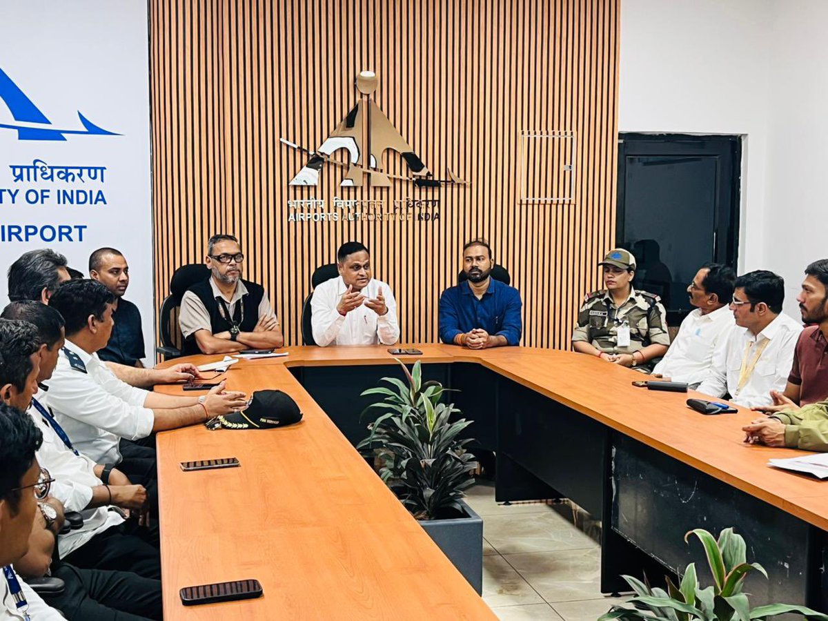 aaibvnairport's tweet image. A comprehensive SMS Awareness Session was organized at #BhavnagarAirport for all stakeholders, focusing on proactive safety management and enhanced coordination.
#AAI #SafetyManagement #SafetyFirst