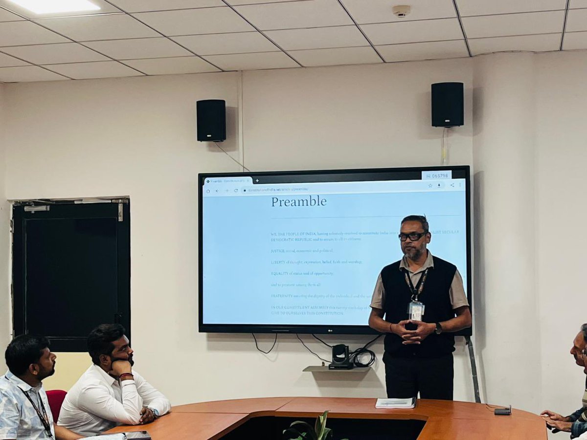 aaibvnairport's tweet image. A comprehensive SMS Awareness Session was organized at #BhavnagarAirport for all stakeholders, focusing on proactive safety management and enhanced coordination.
#AAI #SafetyManagement #SafetyFirst