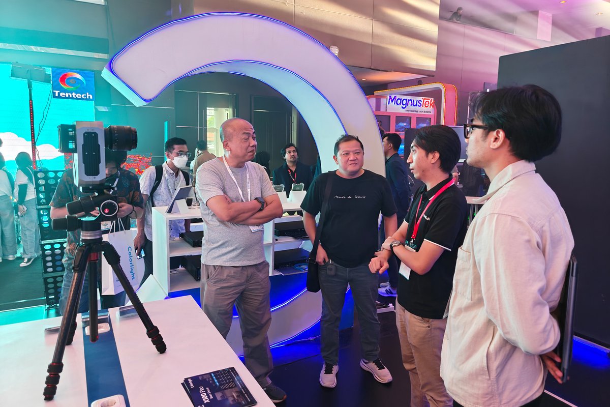 colorlightcloud's tweet image. Day 1 of JAVME Indonesia 2025 is HERE! 🎉🔥

The energy is electric, and we&apos;re thrilled to kick things off at the Colorlight &amp;amp; Mitra Visual Group Booth – Hall D2, D101 &amp;amp; H101! 📌 

👉 See our advanced LED Control Solution in action！

#Colorlight #MitraVisualGroup #JAVME2025