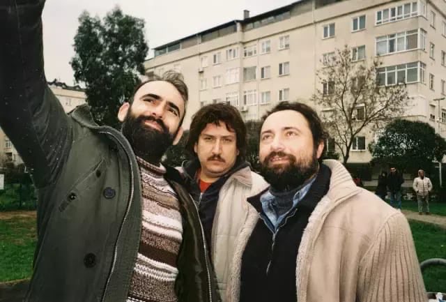 Erkeklerin %74’ü sevgililerinden çok arkadaşlarıyla vakit geçirmekten zevk alıyor. (Time)