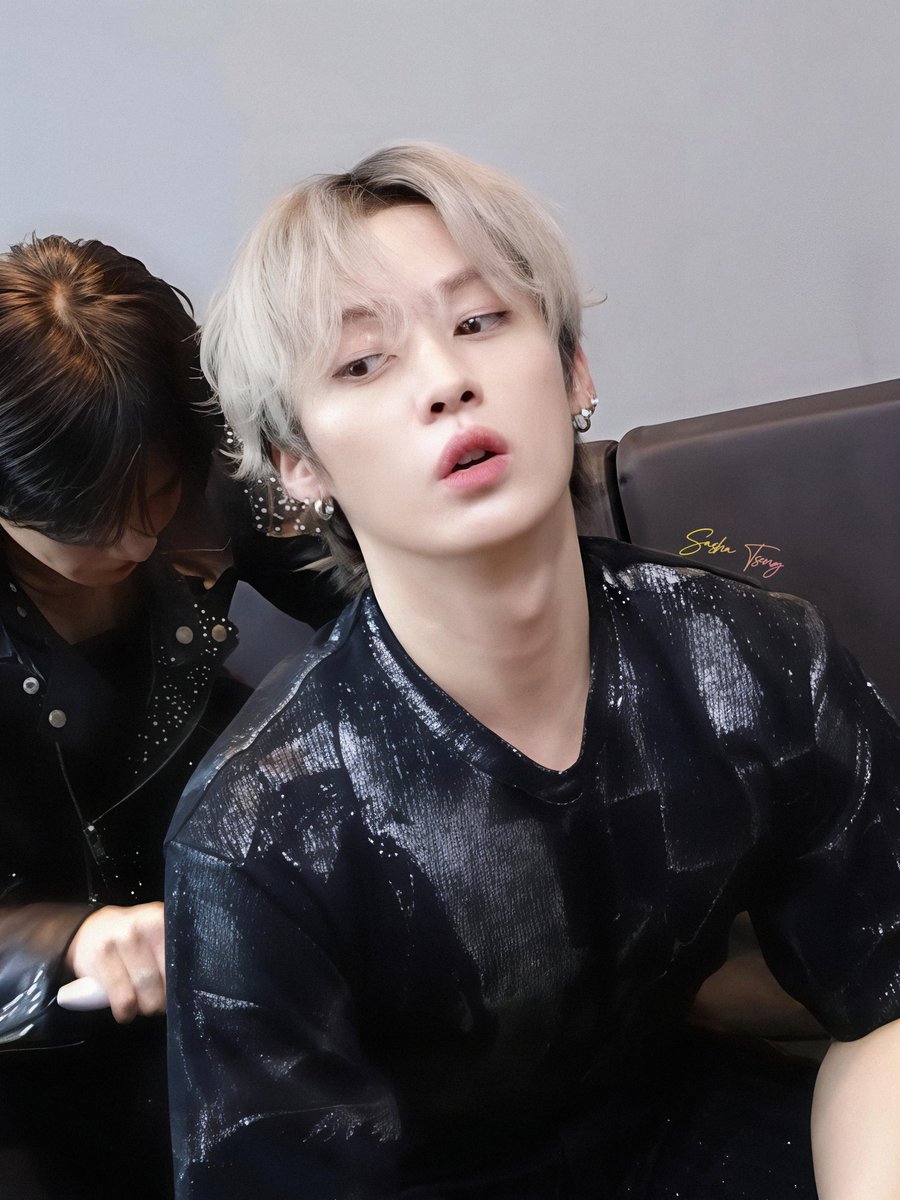 25.11.26 [Stray Kids: SKZ-TALKER] Ep.73 （HD）Lee Know CUT. 8P