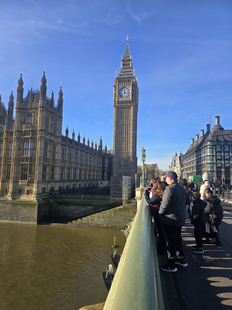 SharonMx's tweet photo. Few days in London https://t.co/NQYA5agab9